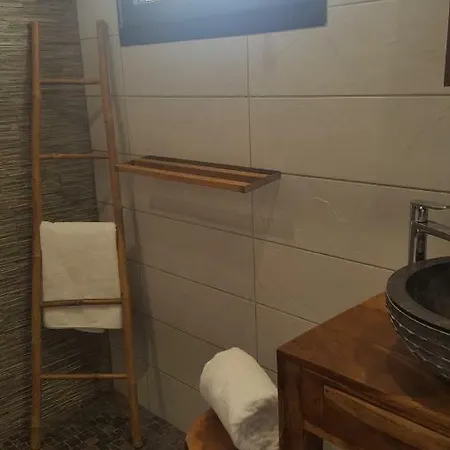 Maison Familiale 3 Ch. Au Centre D'ax